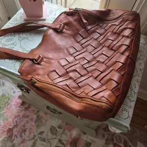 Elegant Marta Ponti Cognac Leather Handbag
